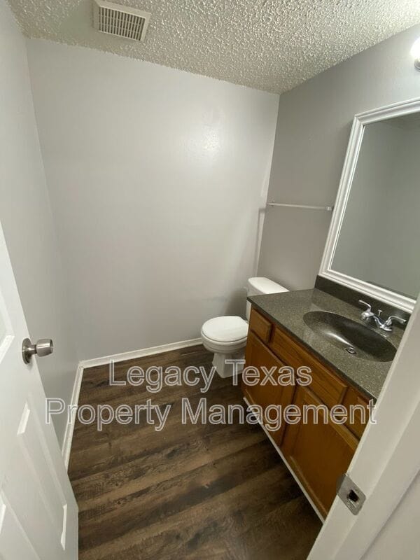Photo - 1604 Sun Valley Dr Unit Apt B