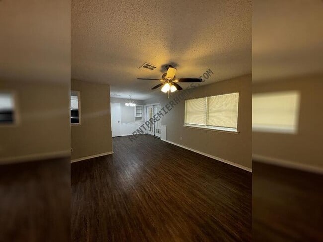 Photo - 4709 Meench Dr