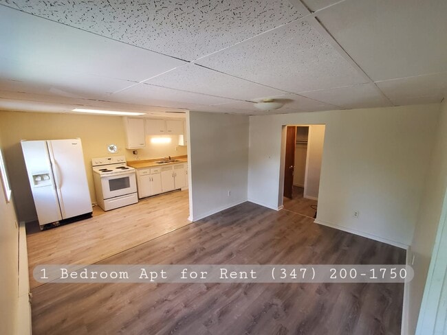 Photo - 227 Main St Apartments Unit 1