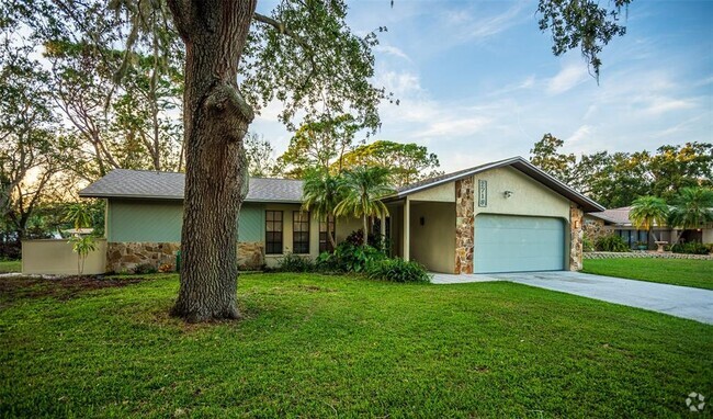 Building Photo - 2719 Forest Knoll Dr Rental