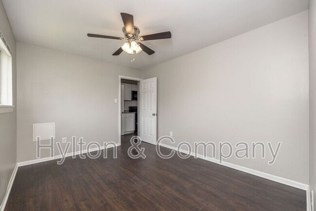 Photo - 4306 Chamberlayne Ave Unit Apt 4
