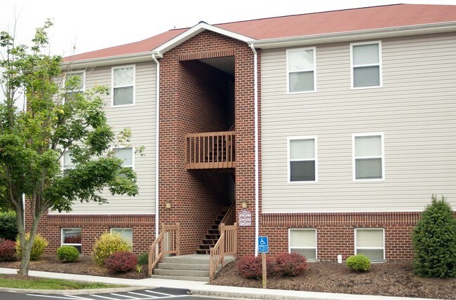 Photo - Cedarfield Apartments