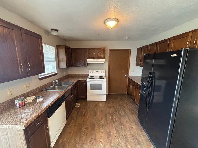 Photo - 2423 Farmstead St