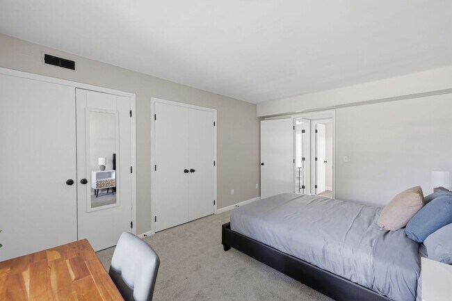 Photo - 4722 Dansey Dr Unit SI FL2-ID1613231P