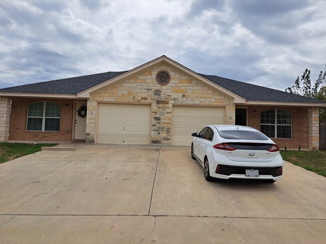Photo - 4100 Cambridge Dr