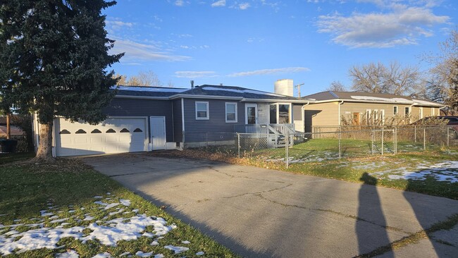 Building Photo - 3837 5th Ave S