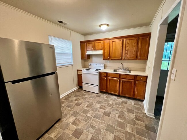 Newly refreshed 2bdr/1bdt house in Kansas ... - Newly refreshed 2bdr/1bdt house in Kansas ...