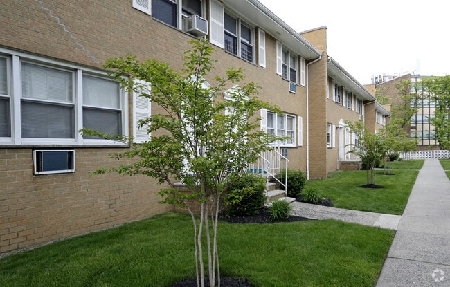 Photo - Plaza Garden Apartments