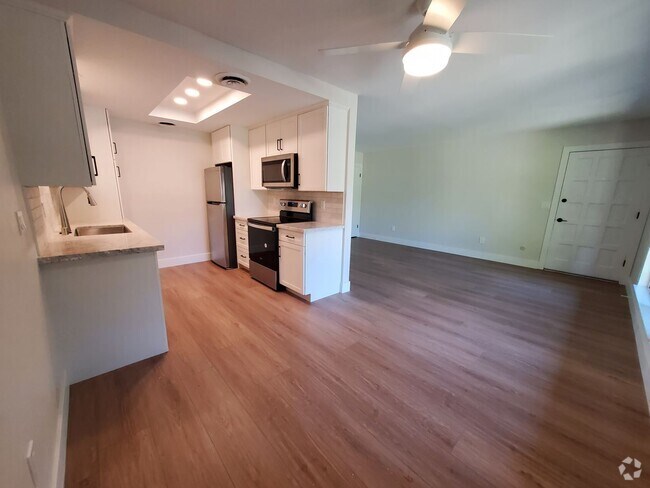 Building Photo - **Price Reduction** Freshly Renovated 2bd/... Rental