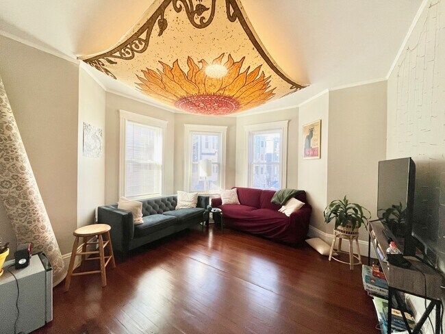 Photo - 724 Parker St