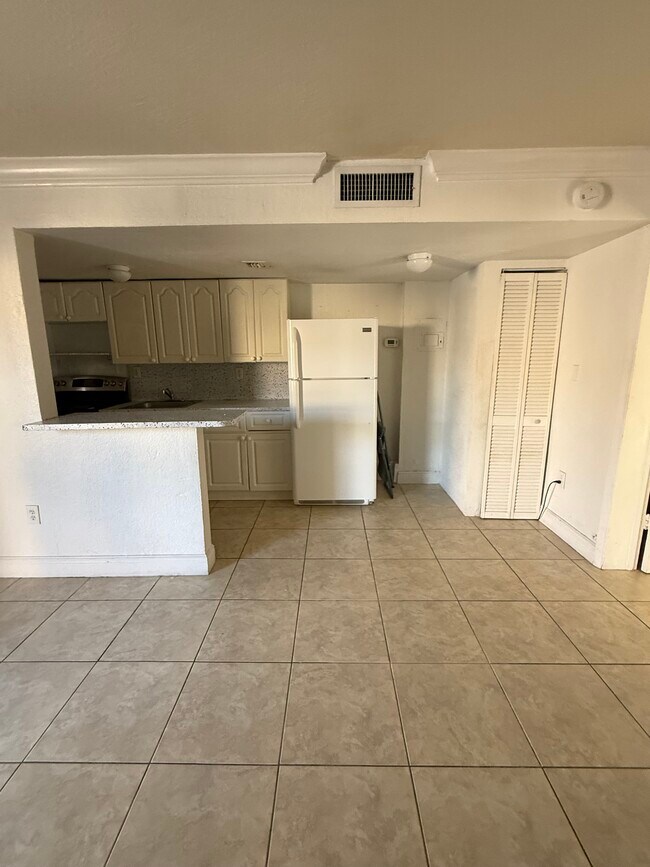 Photo - 3901 SW 112th Ave Unidad 20