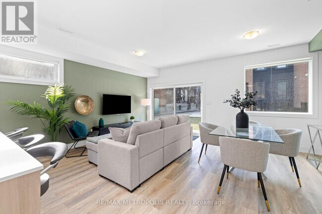 Photo - 447 Lansdowne Ave Unité Laneway