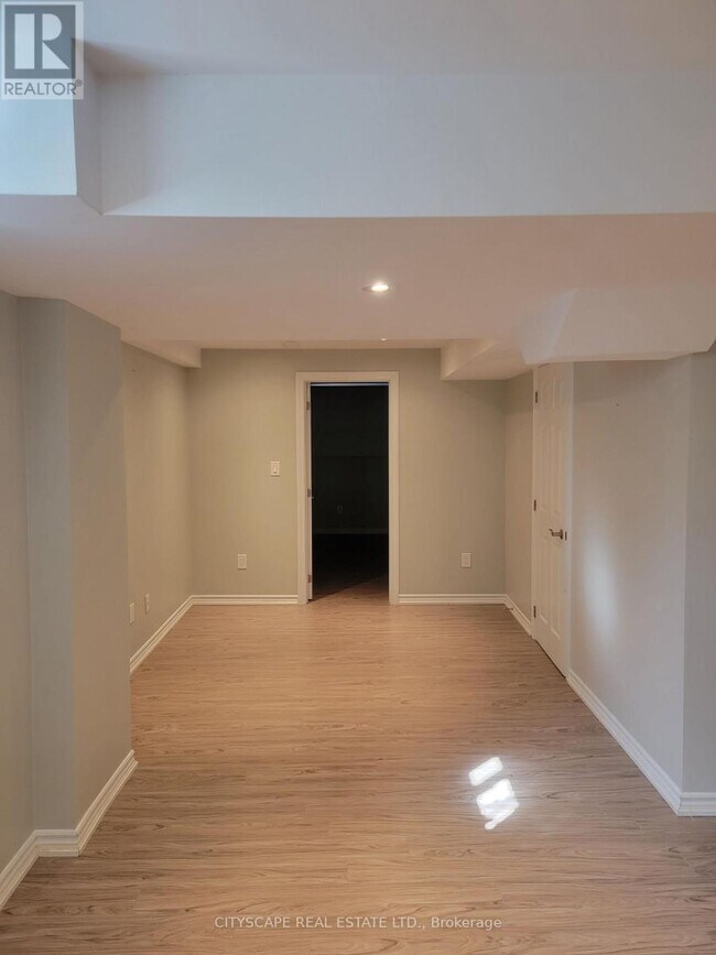 Photo - 593 Ray Lawson Blvd