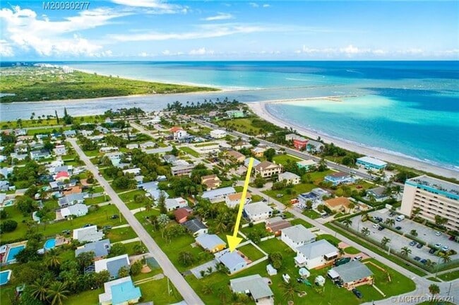 Building Photo - 356 Granada St