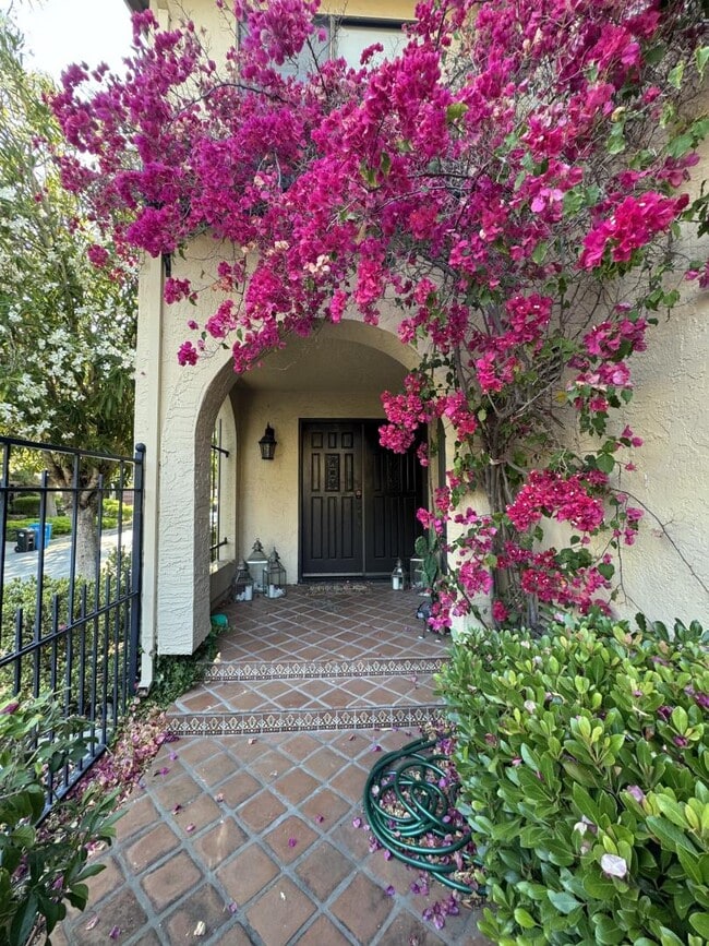 Photo - 1119 Royal Ln Townhome