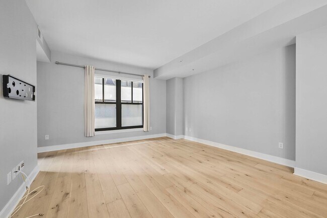Photo - Available Now! High End 1 Bed/ 1 Bath in Amenity Rich Building Unit 407