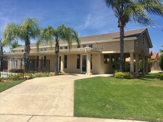 Photo - Beautiful 3 bedroom 3 full baths 2117 sq. ft. Located in Nees Park Villas