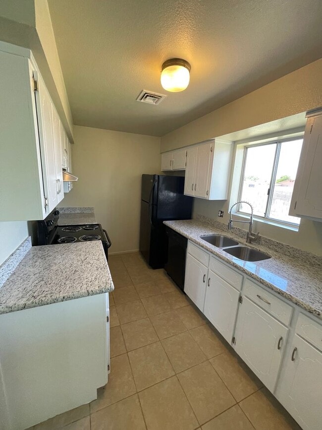 Photo - 4 bedroom Home in Yuma Valley for Rent!