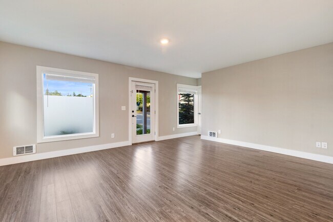 Photo - Newly Renovated and Modern 2BR Apartments in Columbia City Unit #1