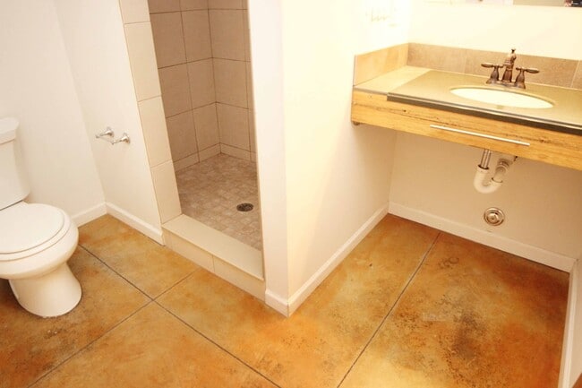 Photo - 318-320 W Myrtle Unit 318 #2