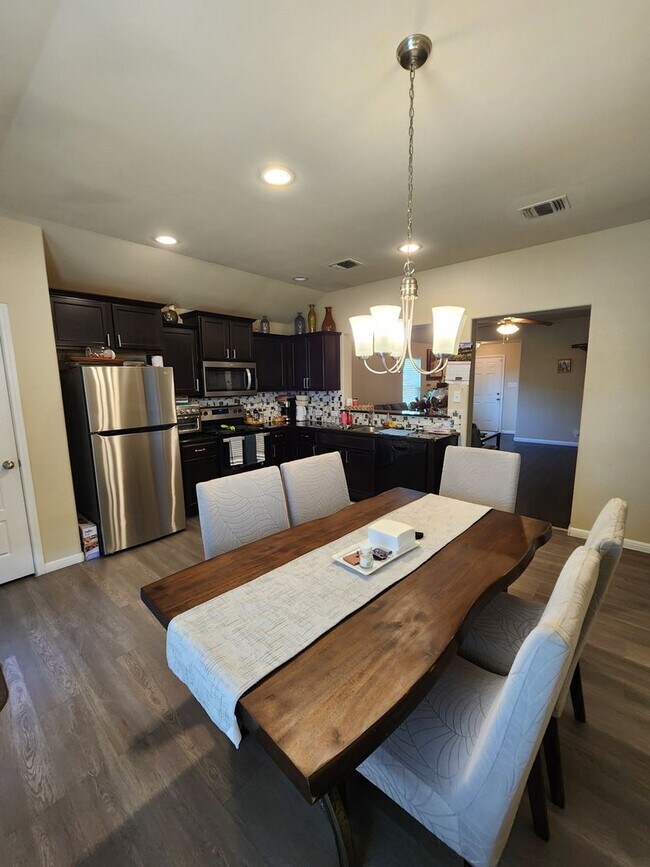 Photo - 103 Frio River Trail