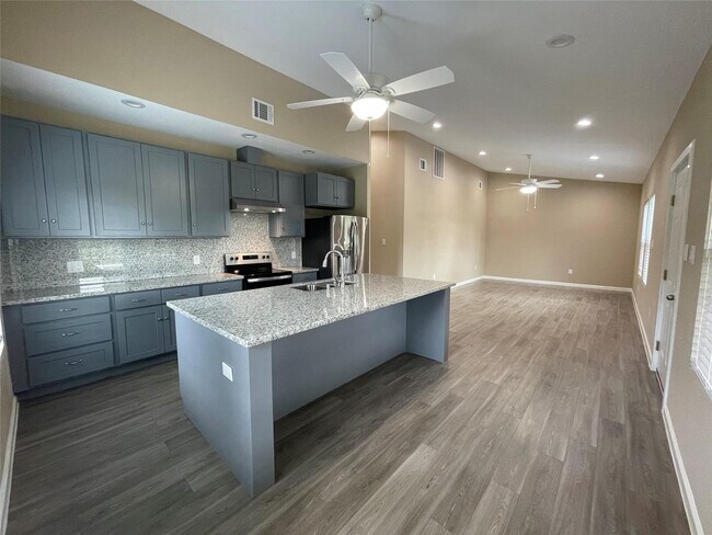 2210 Arapahoe Dr