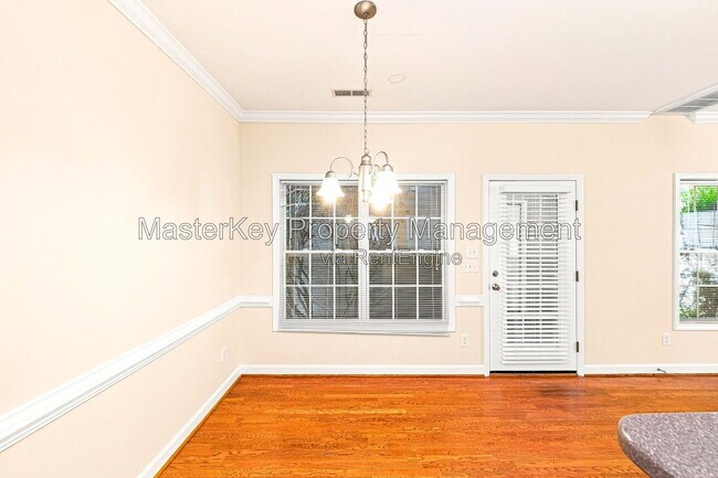 Photo - 725 Keystone Park Dr