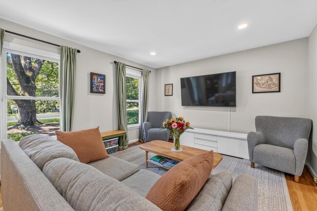 Photo - 723 Forest Ridge Dr