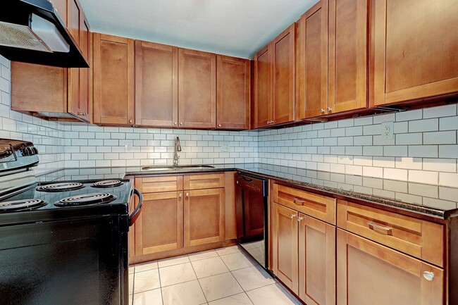 Building Photo - 949 Teetshorn St Unit 2806 Michaux St.