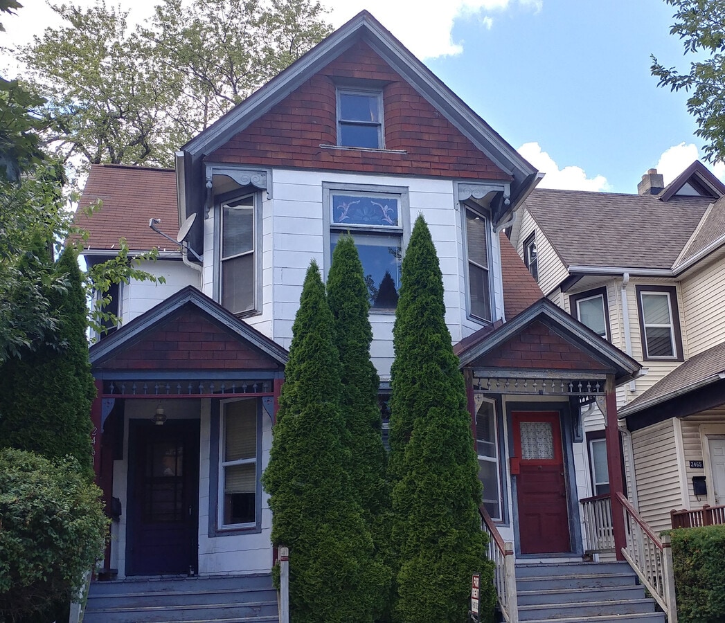 Photo - 2461 N Oakland Ave Apartments Unit 2461Lower