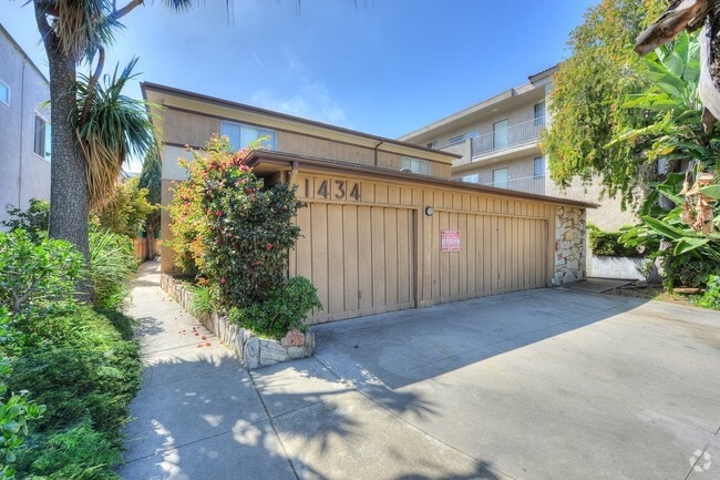 Primary Photo - 1434 15th St Rental