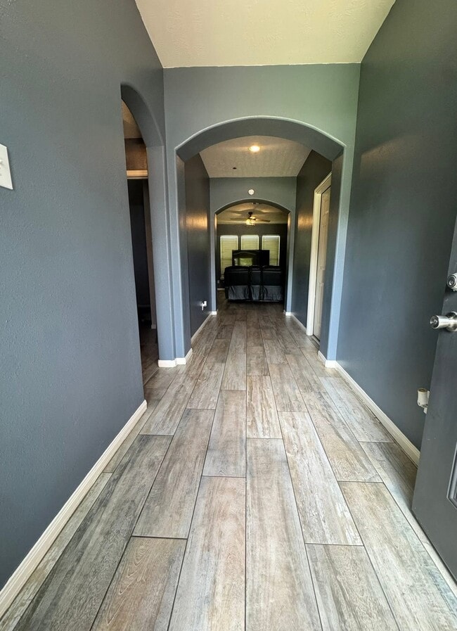 Beautiful entry way - 4019 Strawberry Ct