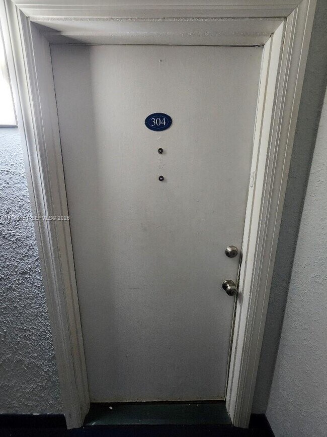 2016 Bay Dr Unit 304