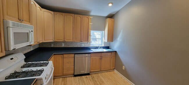 Photo - 926 S Hanover St