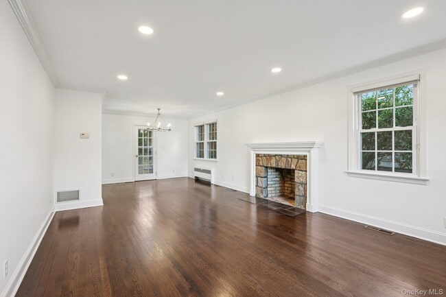 Photo - 71 Tamarack Rd