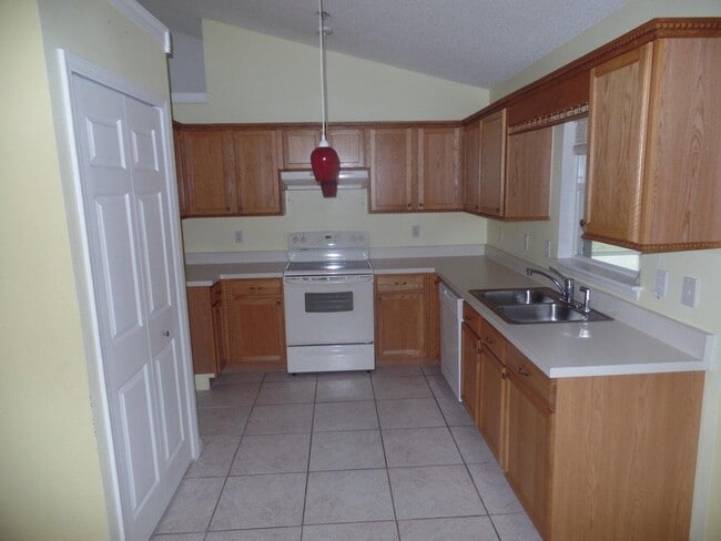 Photo - 4210 SW Utterback St
