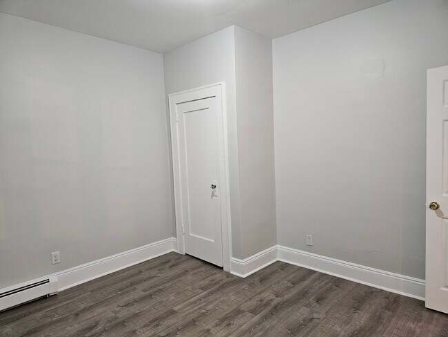133 Anderson Ave Unit 2F