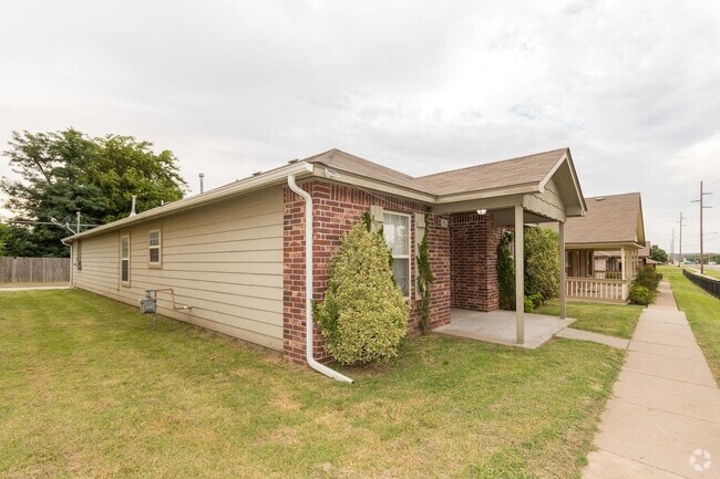 Building Photo - Emerson Elementary Zoned - 3 bedroom / 2 b... Rental