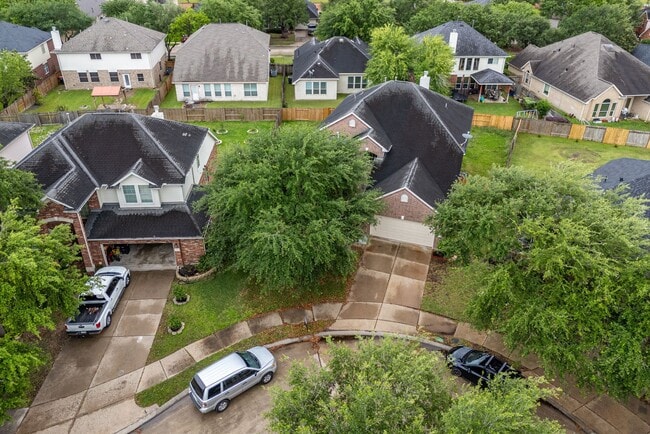 Building Photo - 7519 Chathan Glen Ln