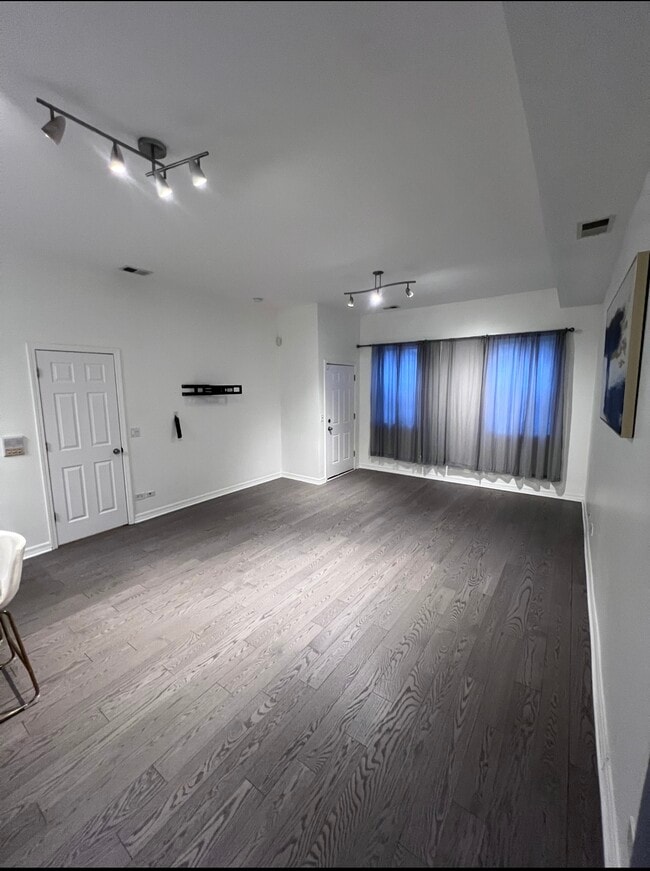 Photo - 2807 W Jackson Blvd Unidad 2