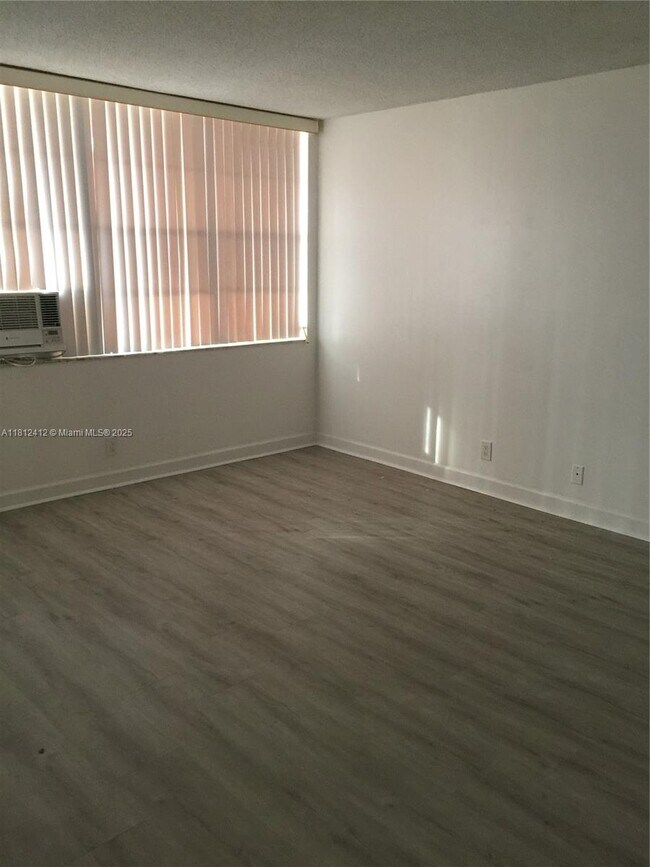 Photo - 2025 NE 164th St Unit 315
