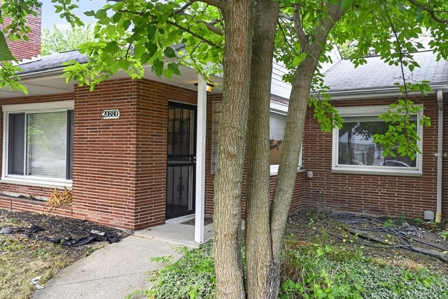 20880 Avon Ln