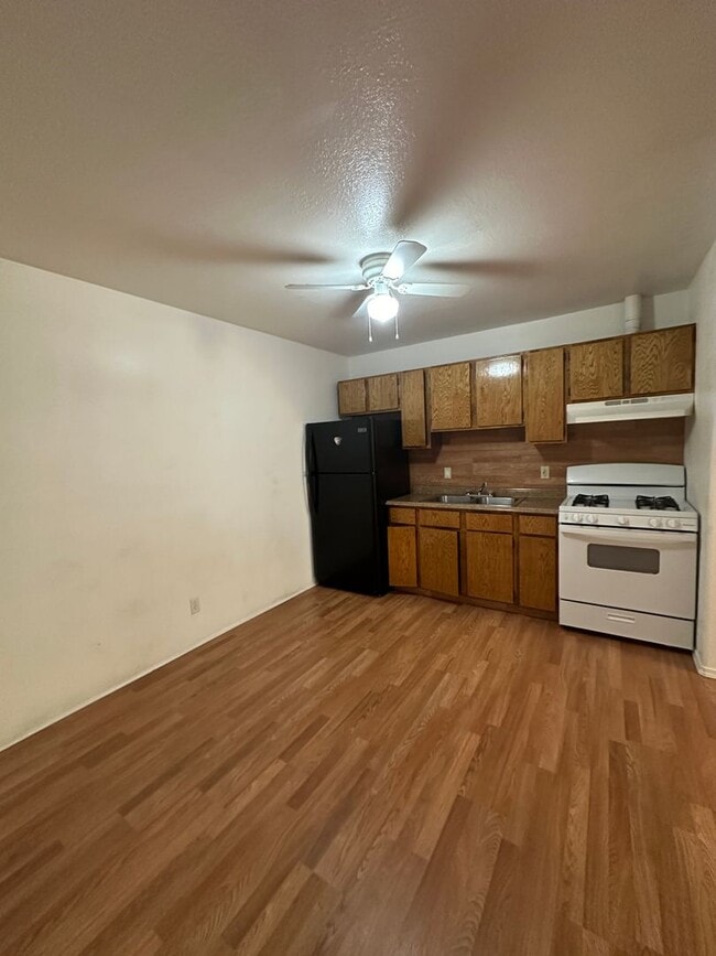Photo - 1406 Saiz Ln Unit 1A