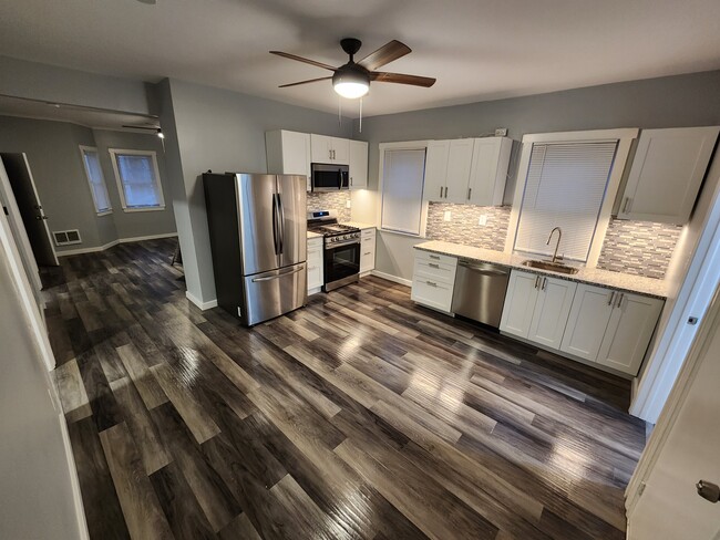 Kitchen - 28 Piedmont St Apartments