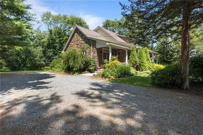 Photo - 93 Kickemuit Ave