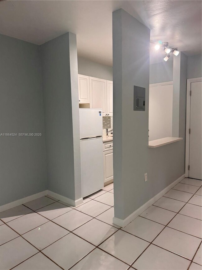 Photo - 6310 SW 79th St Unidad 2