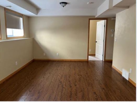 Photo - 2 Bed 1 Bath Lower unit - Closer to Downtown Unité B