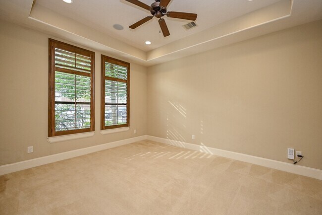 Photo - 5204 Feagan St