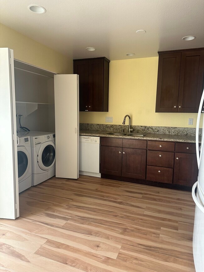 8512 Belmont St Townhome Townhome Rental in Cypress CA