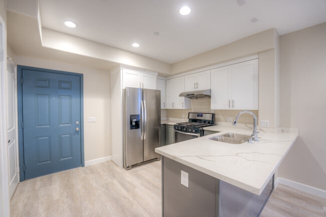 Green Garden Apartments - Green Garden Apartments Unit 203